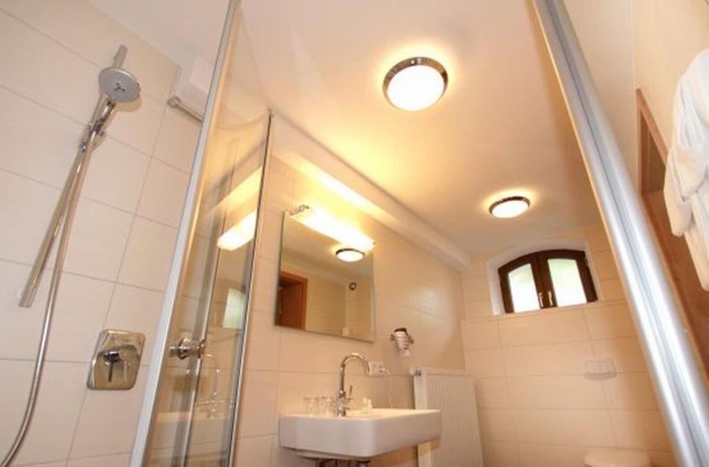 Karpfenhotel & Herrenhaus Im Gasthaus Sindel-Buckel Feuchtwangen Pokój zdjęcie