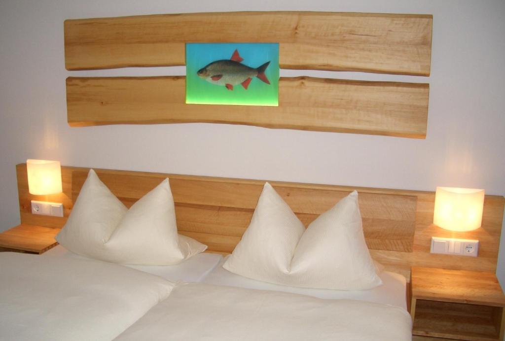 Karpfenhotel & Herrenhaus Im Gasthaus Sindel-Buckel Feuchtwangen Zewnętrze zdjęcie